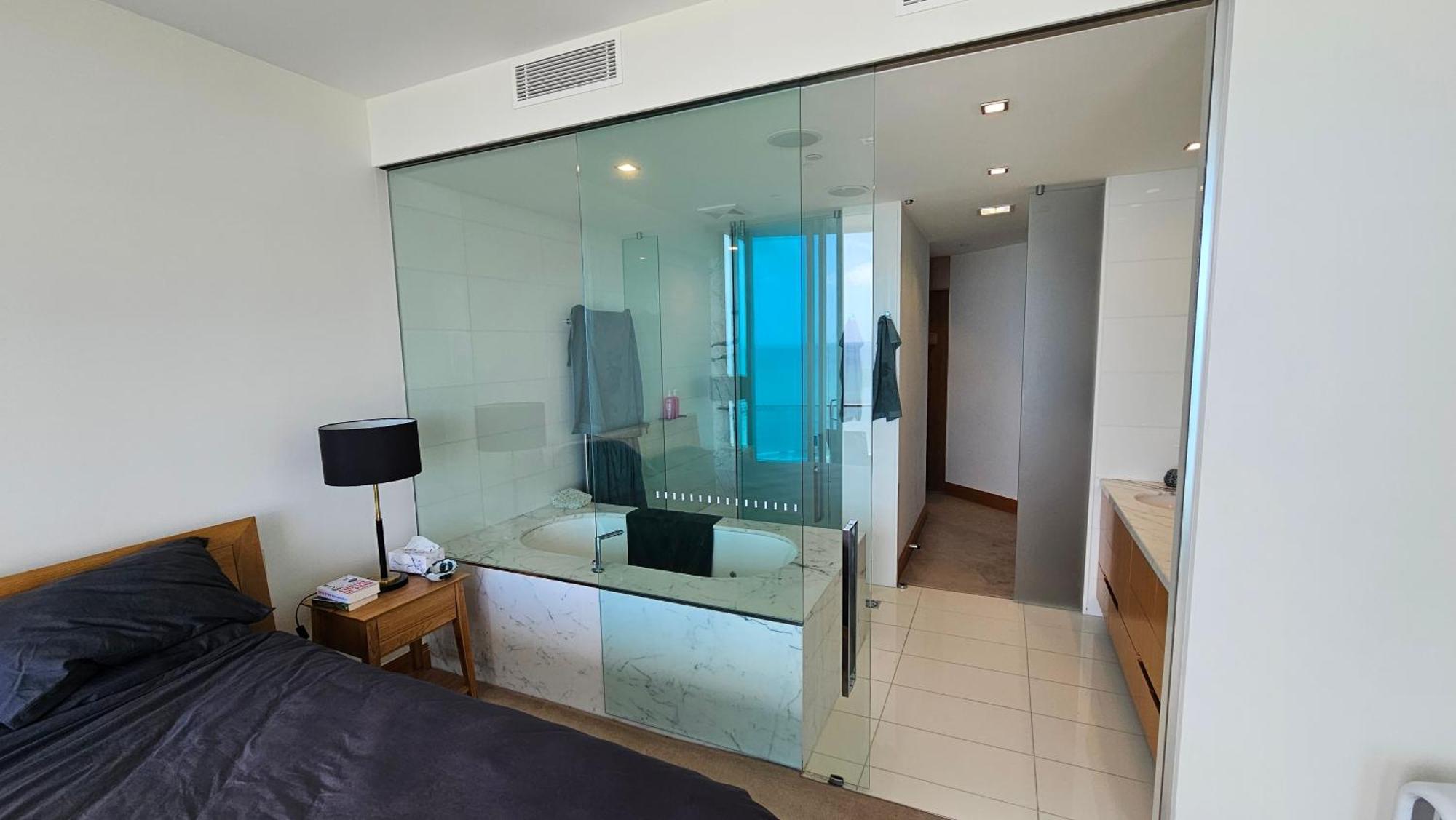 Reflections Tower Two Hotel Gold Coast Room photo